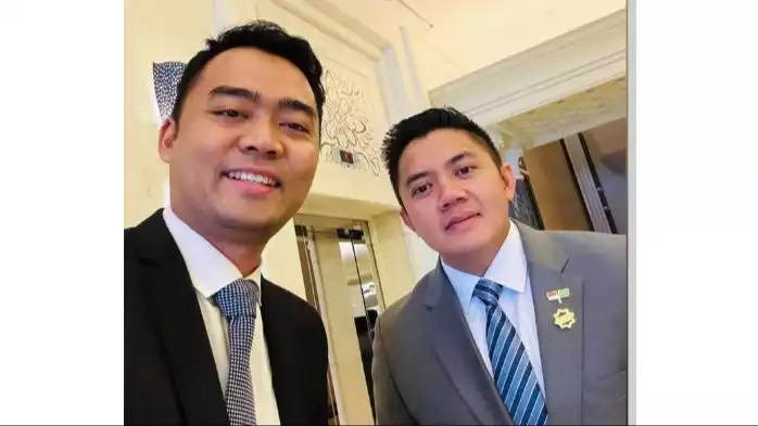 Staf Khusus Menteri Agama RI bidang Kerja Sama Luar Negeri, Gugun Gumilar bersama Letkol Teddy Indra Wijaya