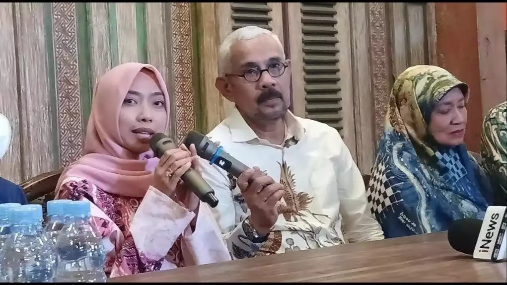 2 Permohonan Istri Diplomat Arya Daru, Merasa Tak Rela Jika Mendiang Suami Selalu...