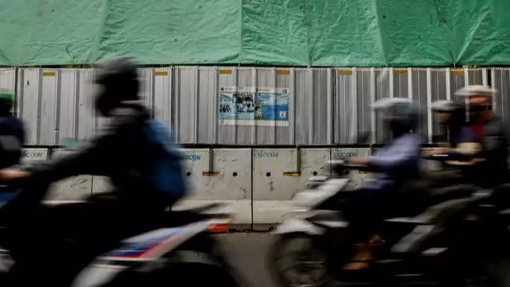 Berita Foto : Ruas Jalan Menyempit, TB Simatupang Alami Kemacetan