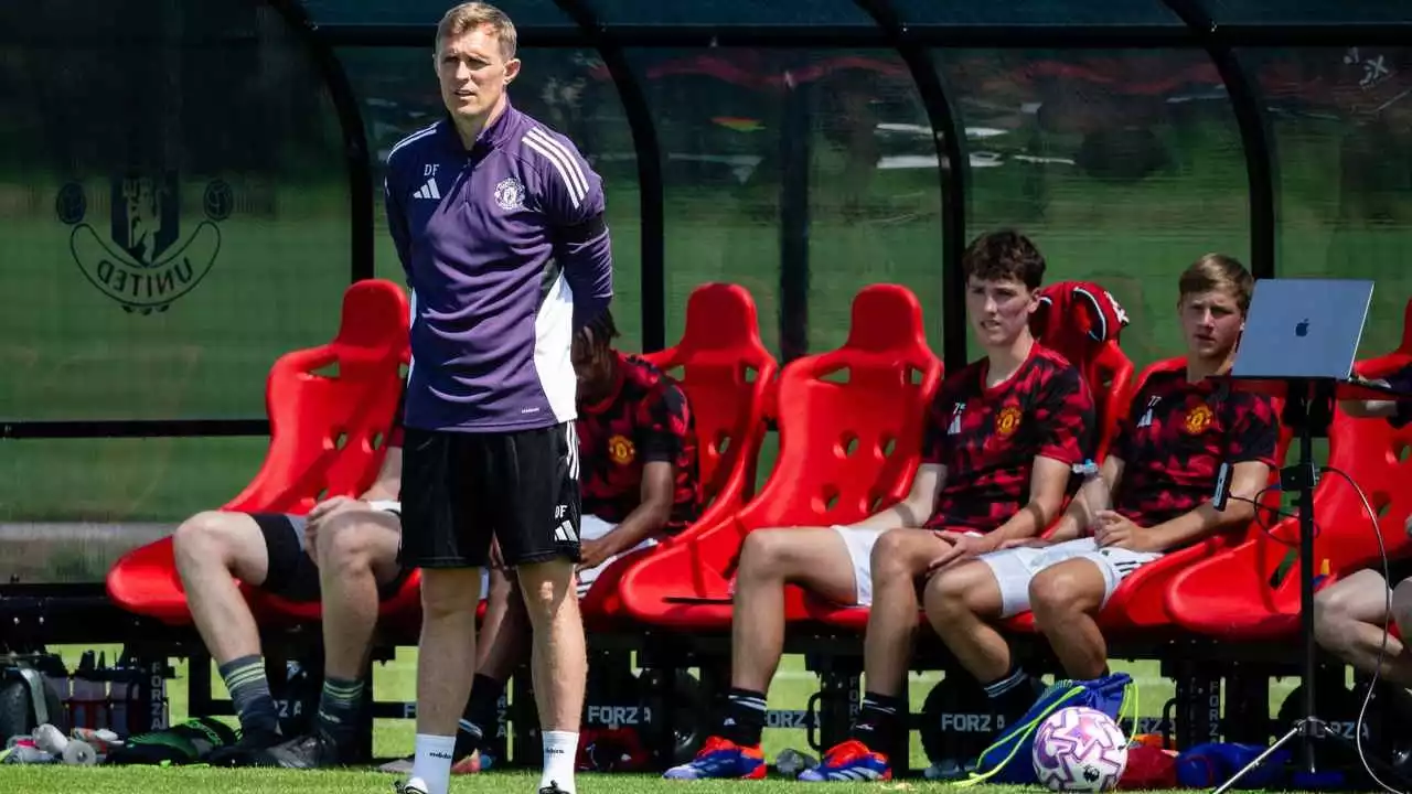 Pelatih Manchester United U-18, Darren Fletcher
