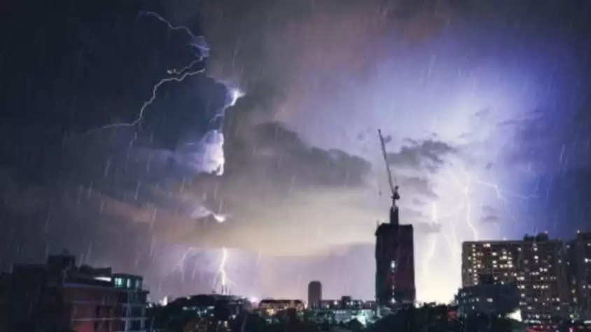 Ilustrasi cuaca buruk.