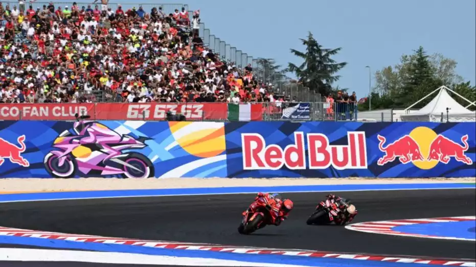 Marc Marquez sampaikan pesan untuk Marco Bezzecchi usai terlihat insiden di MotoGP Mandalika 2025