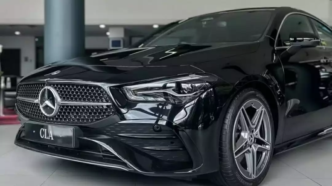 Mercedez-Benz CLA 200 AMG Line