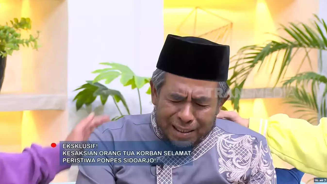 Hannan Ihsan, salah satu orangtua dari santri selamat akibat insiden robohnya bangunan musala Ponpes Al Khoziny.