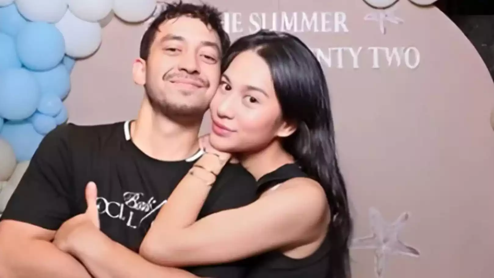 Wow! Baru Seminggu Cerai dari Pratama Arhan, Azizah Salsha Sudah Peluk Mesra eks Kekasih Anya Geraldine!