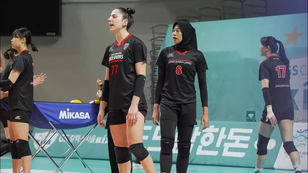 Megawati Hangestri dan Giovanna Milana saat main di Red Sparks