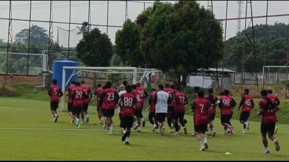 Sesi latihan Persija Jakarta