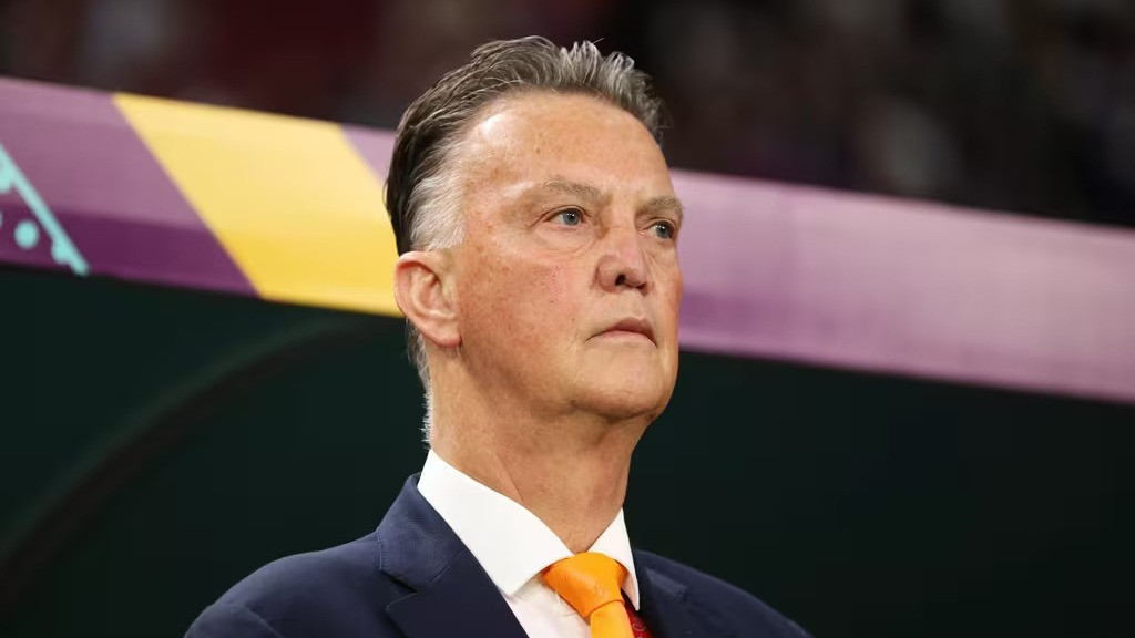 Semua Media Belanda Kompak Bungkam, Tak Ada Satupun yang Bahas Rumor Louis Van Gaal Latih Timnas Indonesia, Kecuali...
            - galeri foto