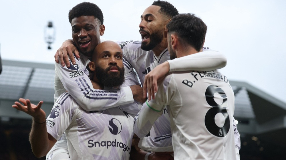 Manchester United rayakan gol Bryan Mbeumo