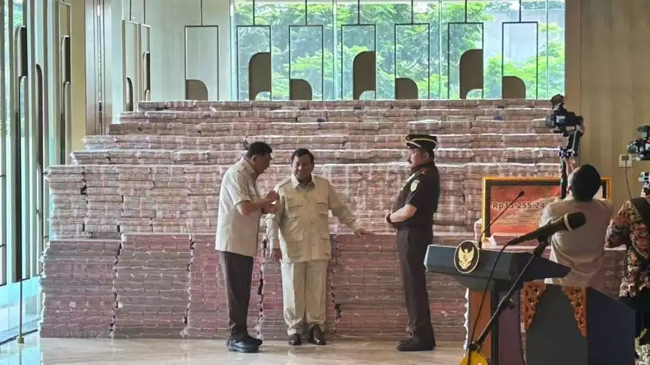 Prabowo Saksikan Langsung Penyerahan Uang Sitaan Rp13 Triliun Kasus Korupsi CPO ke Negara