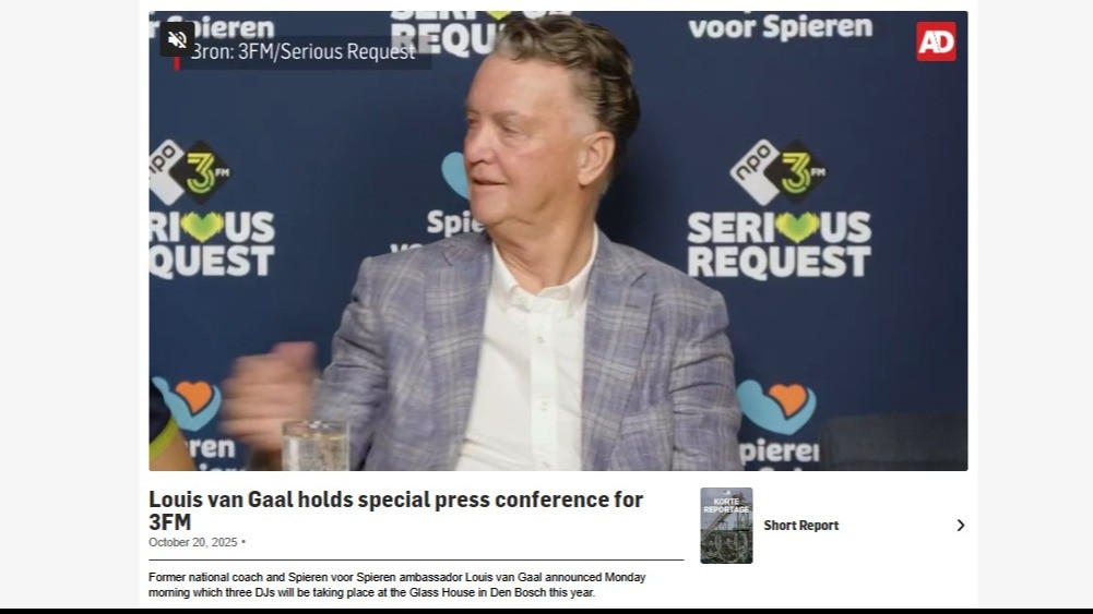Konferensi pers Louis van Gaal