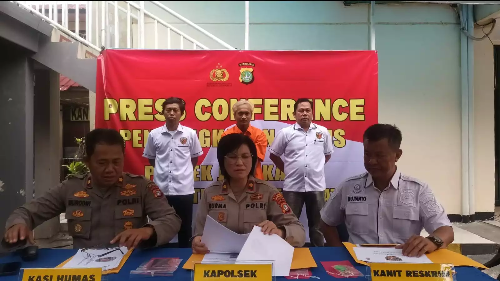 Putus Cinta Berujung Gila! Pria di Jagakarsa Siram Bensin dan Bakar Rumah Pacar Tengah Malam