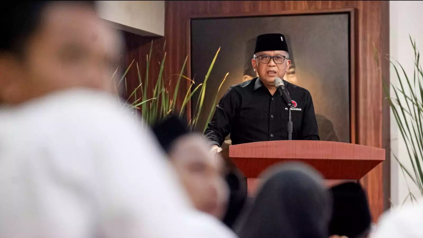 Hasto Kristiyanto di Sekolah Partai PDIP, Jakarta Selatan, Rabu (22/10/2025).