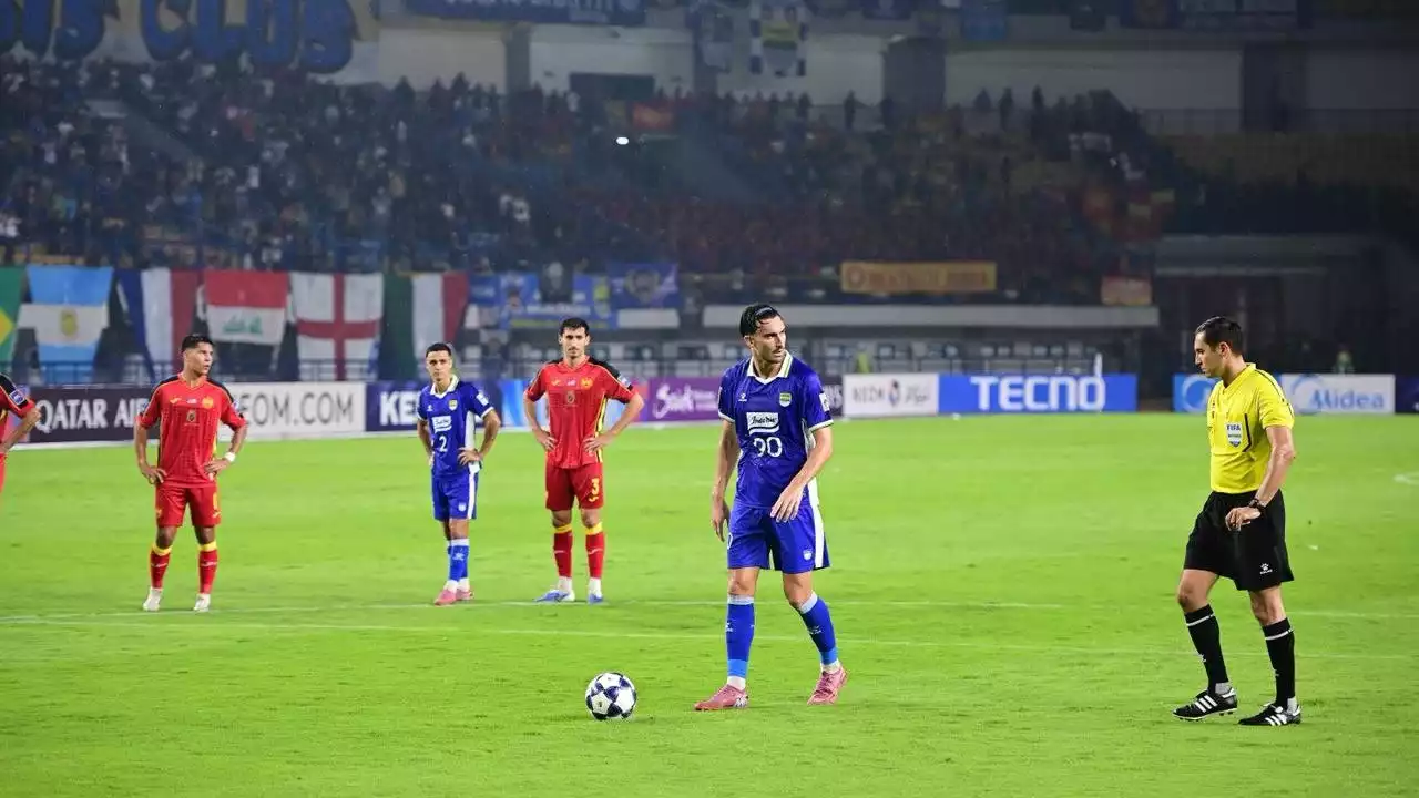 Striker Persib Bandung, Andrew Jung