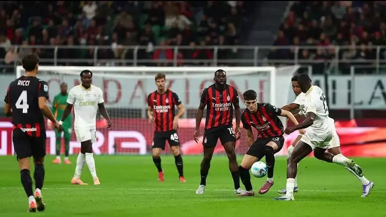 Pemain AC Milan saat Menghadapi Pisa di Liga Italia