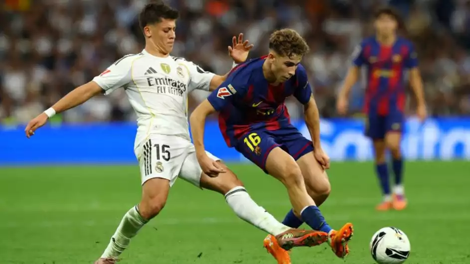 Real Madrid ungguli Barcelona 2-1 di babak pertama