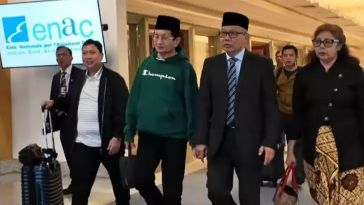 Menteri Agama Nasaruddin Umar beserta jajaran saat bertolak ke Vatikan, Roma.