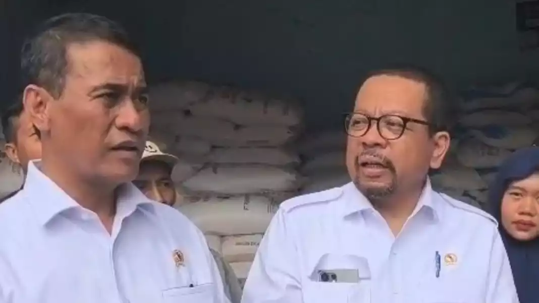 Mentan Amran dan KSP Qodari sidak pupuk di Kecamatan Kotabumi Utara, Kabupaten Lampung Utara, Provinsi Lampung.