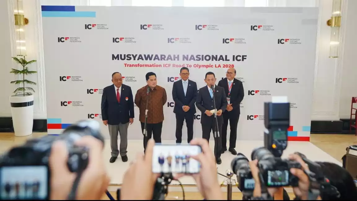 Kapolri Jenderal Listyo Sigit Prabowo menghadiri pembukaan Musyawarah Nasional (Munas) Indonesia Cycling Federation di The Tribrata, Jakarta Selatan, Kamis, 30 Oktober 2025.