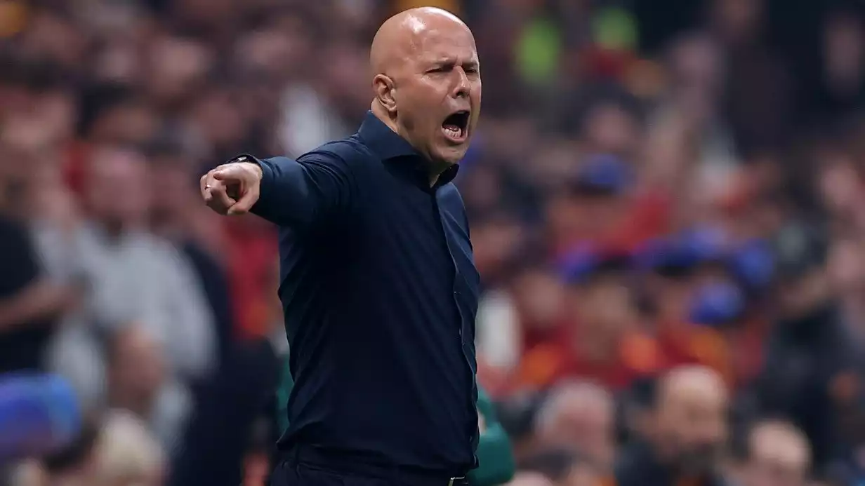 Arne Slot bikin alasan usai Liverpool disingkirkan Crystal Palace dari Carabao Cup 2025-2026