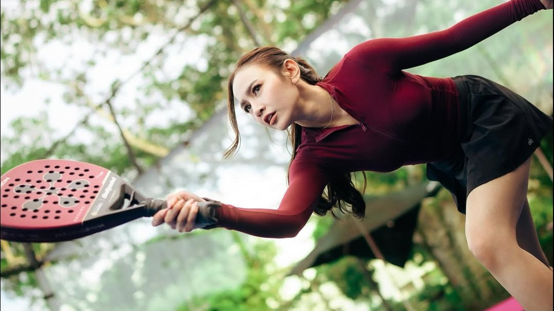 WOW Lagi Hype Banget! Potret 14 Artis Cantik, Seleb dan Influencer Main Padel, Nomor Terakhir Bikin Melongo
            - galeri foto