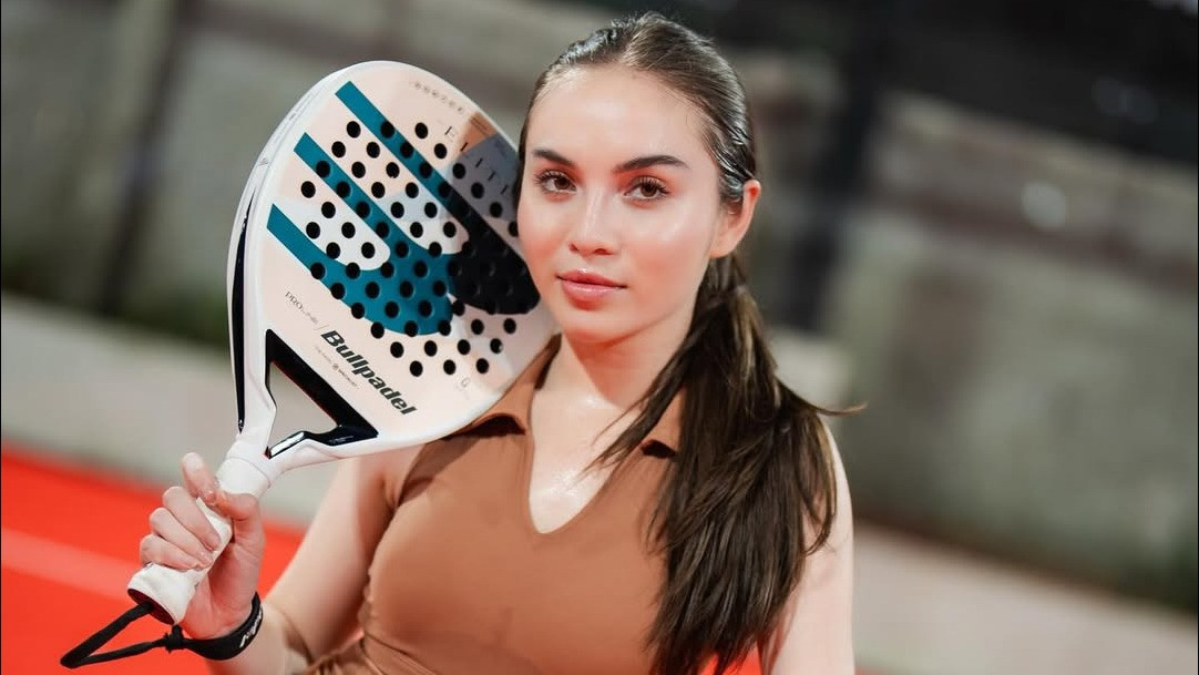 WOW Lagi Hype Banget! Potret 14 Artis Cantik, Seleb dan Influencer Main Padel, Nomor Terakhir Bikin Melongo
            - galeri foto