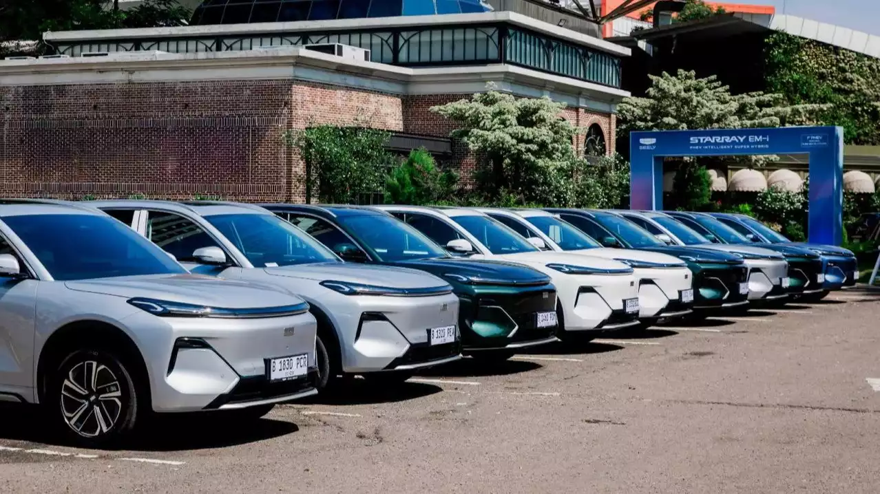 Unit mobil Geely Starray EM-i