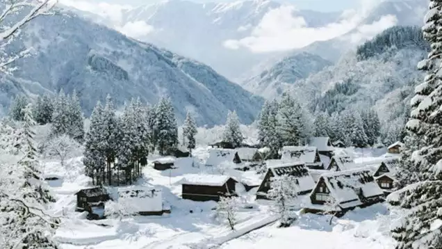 Ilustrasi salju di Jepang