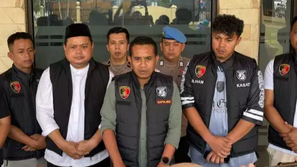 Kapolres Bungo AKBP Natalena Eko Cahyono dalam konferensi pers, Minggu (2/11/2025)