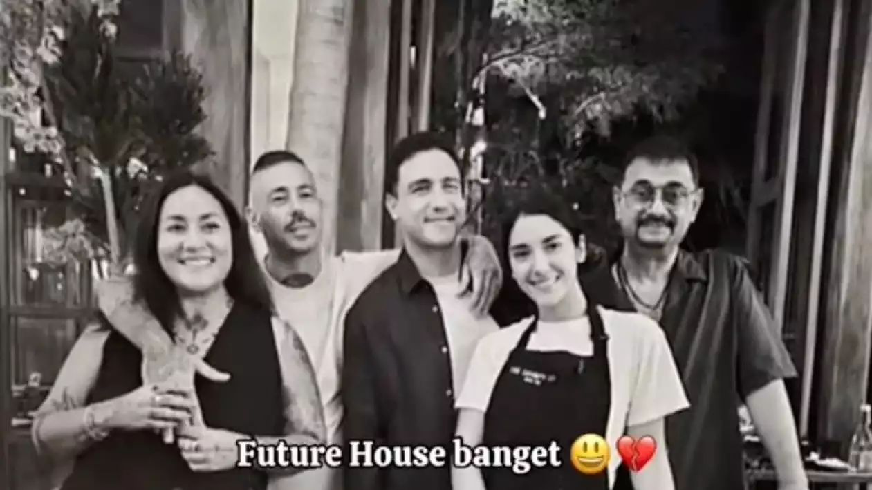 Keluarga Chef Sabrina Alatas (dua dari kanan) yang Diduga sebagai Orang Ketiga di Rumah Tangga Raisa dan Hamish Daud