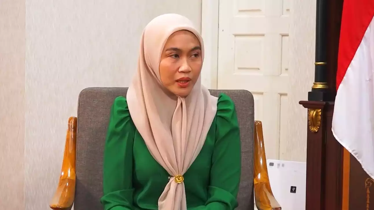 Henny Sasmita Wahid, Gubernur Riau Abdul Wahid