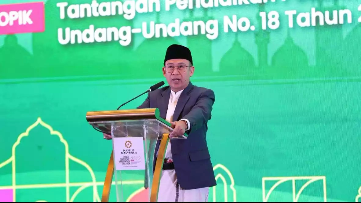 Ketua Majelis Masyayikh Abdul Ghaffar Rozin