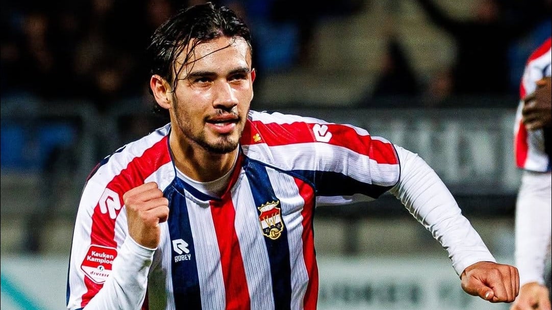 Pesaing Berat Calvin Verdonk, Bek Keturunan Semarang yang Disahkan FIFA Ini Bersinar di Belanda dan Siap Rebut Pos Bek Kiri Timnas Indonesia
            - galeri foto