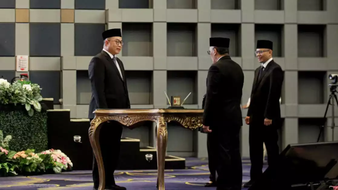 Suasana serah terima jabatan Kepala Badan Riset dan Inovasi Nasional (BRIN) Arif Satria, digelar di BJ Habibie BRIN, Jakarta, Selasa (11/11/2025).