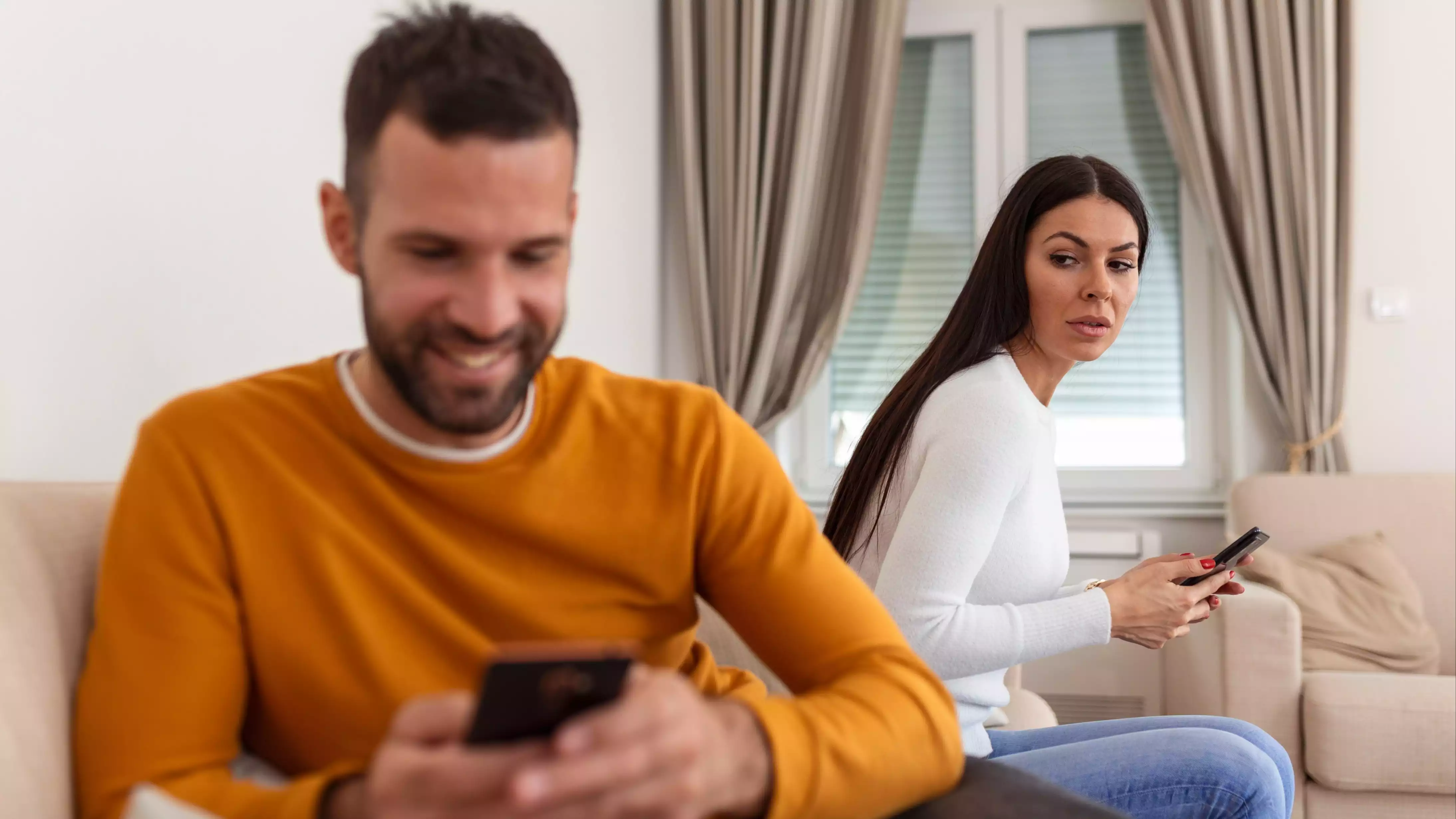 Ilustrasi Pasangan Selingkuh