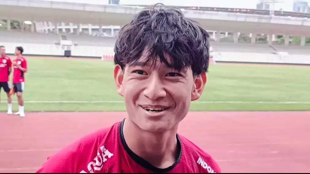 Luke Keet dalam sesi latihan Timnas Indonesia U-22