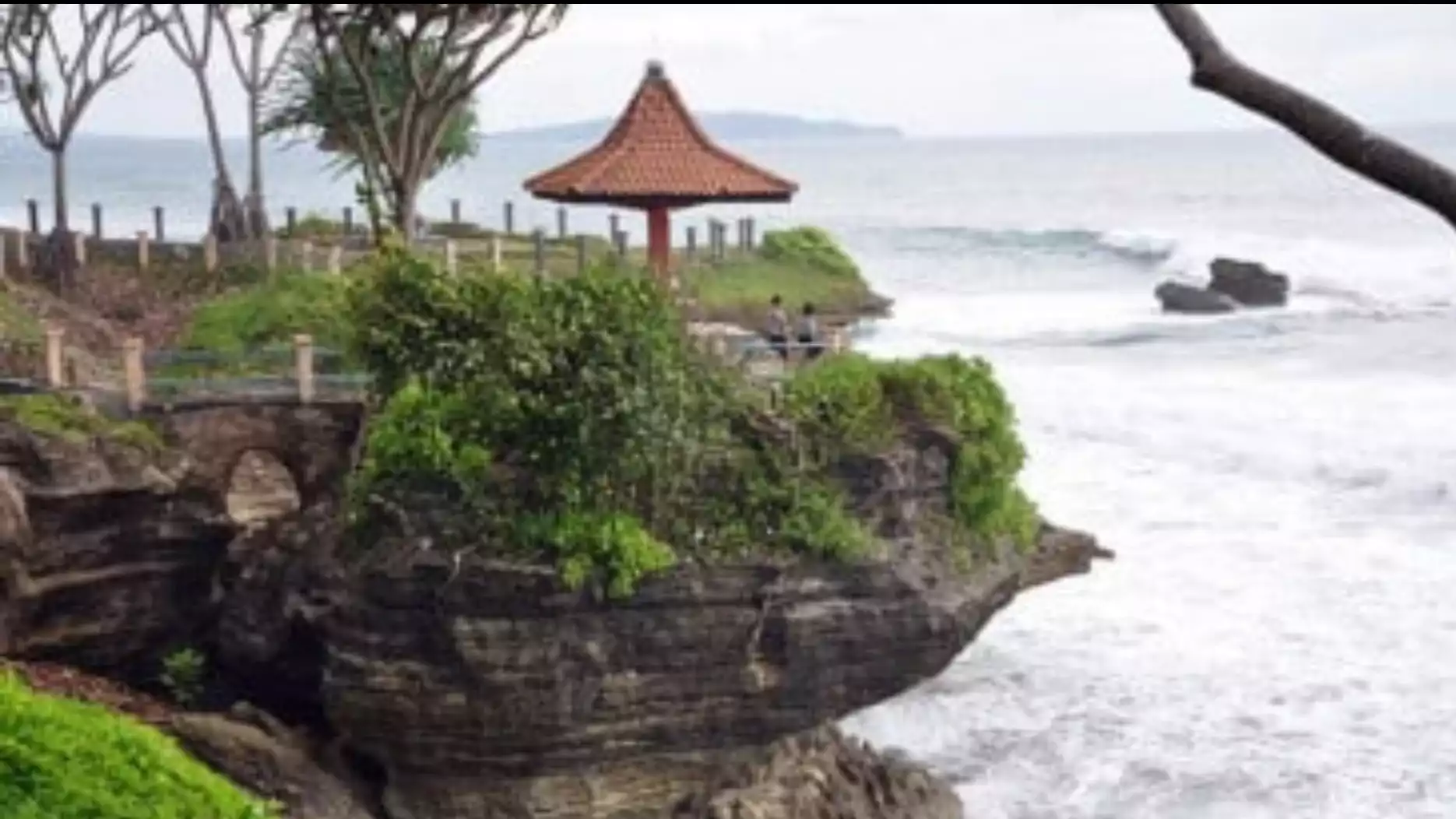 Pantai Batu Hiu