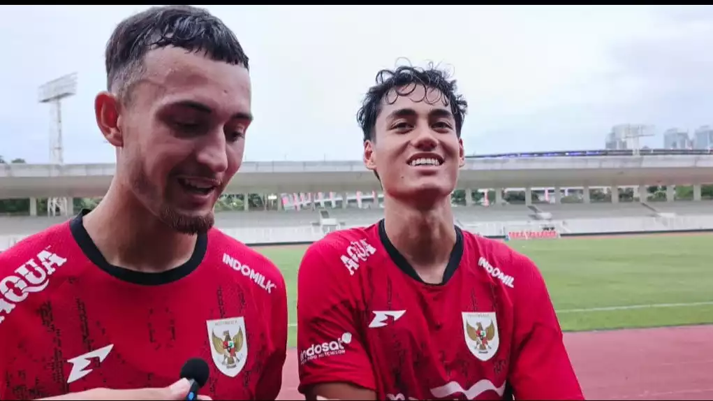 Rafael Struick (kanan)