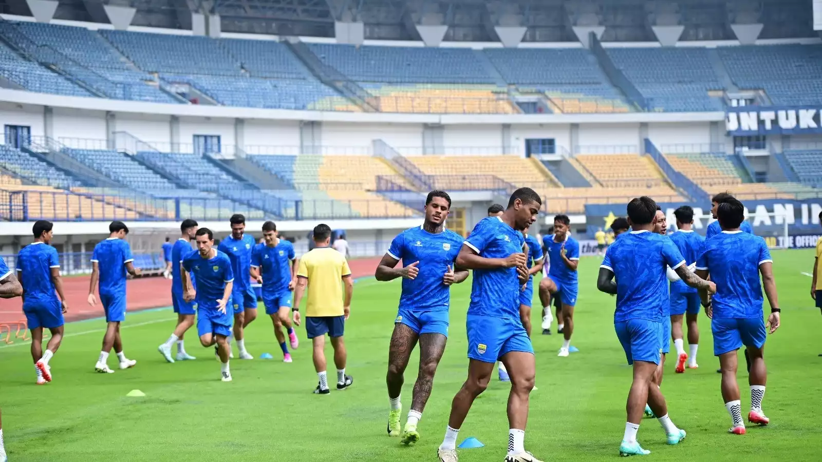 Para Pemain Persib Bandung di Seksi Latihan