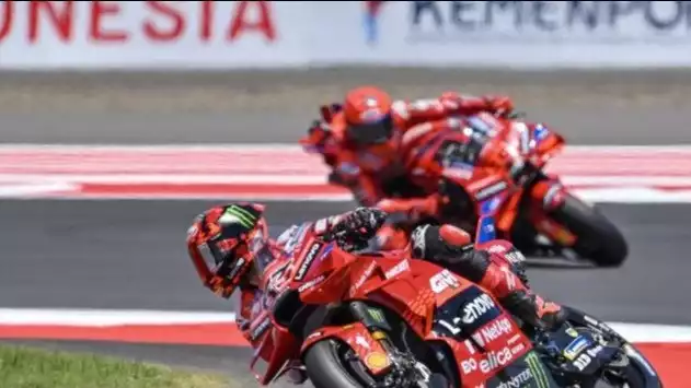 Pembalap Ducati Lenovo Francesco Bagnaia dan Marc Marquez