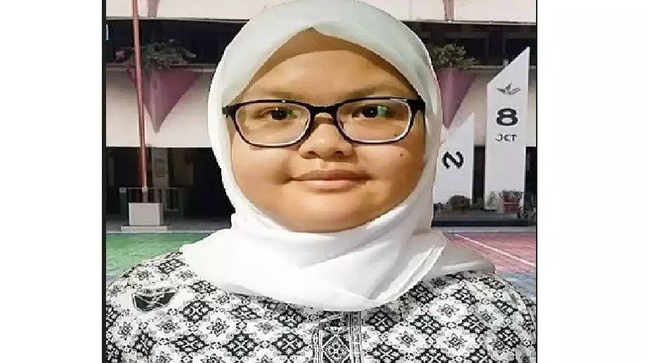Ajeng Salma Layla Amira murid kelas X SMA Negeri 8 Jakarta