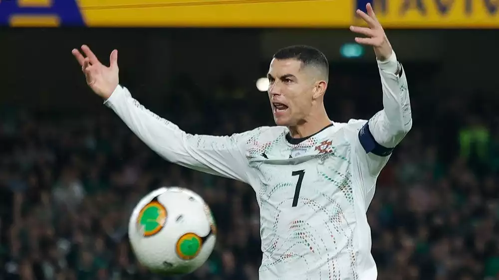 Cristiano Ronaldo dalam laga Timnas Portugal melawan Irlandia