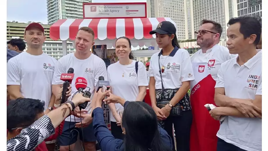 Poland-Indonesia Friendship Walk digelar pada Car Free Day, Minggu (16/11/2025), sebagai bagian dari rangkaian Poland Festival ASEAN 2025.