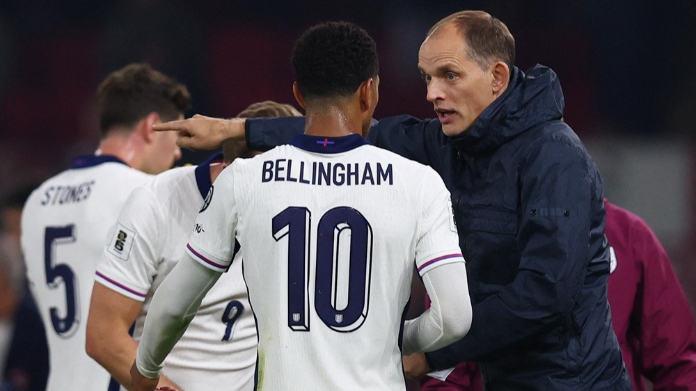 Pelatih Timnas Inggris Thomas Tuchel bersama Jude Bellingham