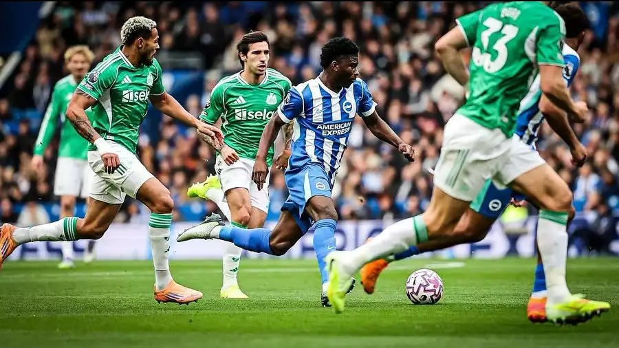 Pemain Brighton Carlos Baleba jadi incaran utama Manchester United