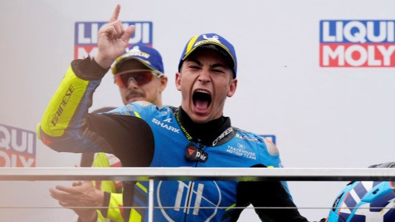 Tak Mendapatkan Upgrade dari Aprilia, Raul Fernandez Malah Bawa Trackhous jadi yang Tercepat saat Tes MotoGP di Valencia
            - galeri foto