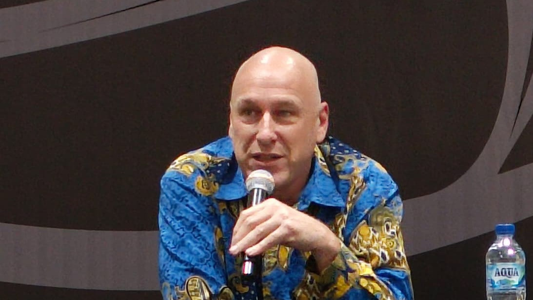 Dirtek PSSI, Alexander Zwiers