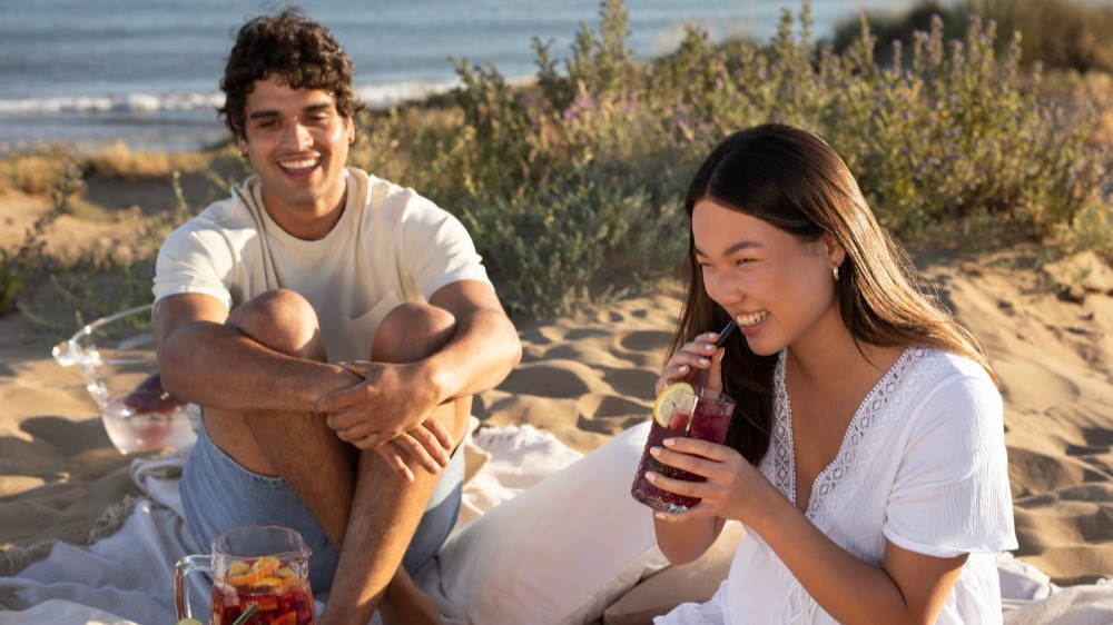 Ilustrasi Kencan di Pantai