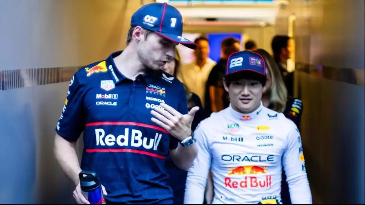 Dua Pembalap Red Bull, Max Verstappen dan Yuki Tsunoda