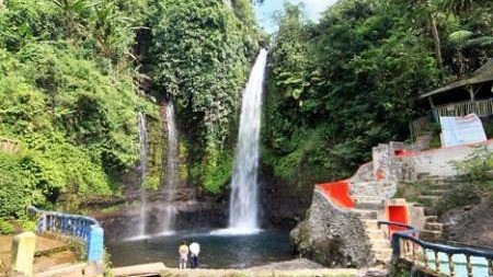Curug Luhur Bogor, destinasi wisata air terjun menawarkan wahana ala Waterbom